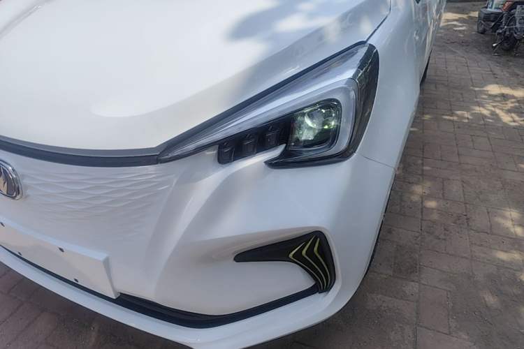 Used CHANGAN Benni E-Star 2022 Qingxin Edition Colorful Model Lithium Iron Phosphate Left Front Headlight
