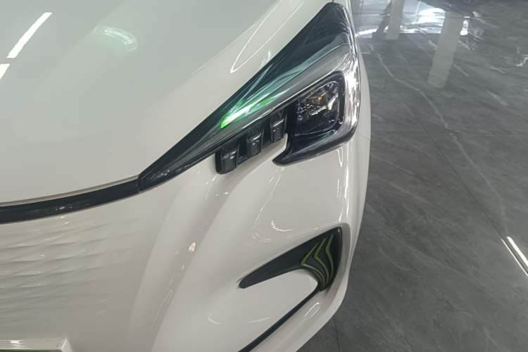 Used CHANGAN Benni E-Star 2022 Qingxin Edition Colorful Model Lithium Iron Phosphate Left Front Headlight