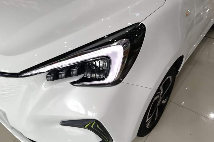 Used CHANGAN Benni E-Star 2022 Qingxin Edition Colorful Model Lithium Iron Phosphate Left Front Headlight