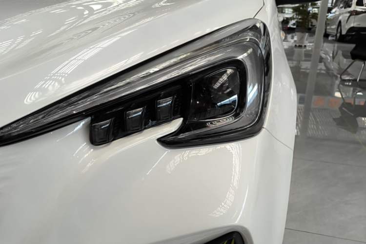 Used CHANGAN Benni E-Star 2022 Qingxin Edition Colorful Model Lithium Iron Phosphate Left Front Headlight