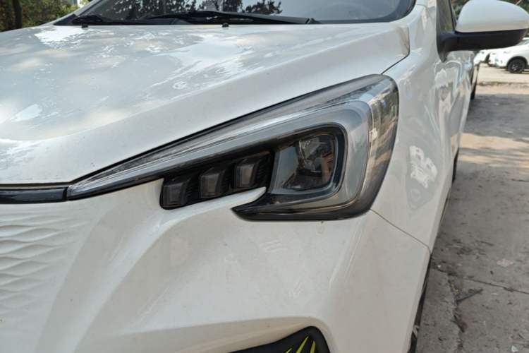 Used CHANGAN Benni E-Star 2022 Qingxin Edition Colorful Model Lithium Iron Phosphate Left Front Headlight
