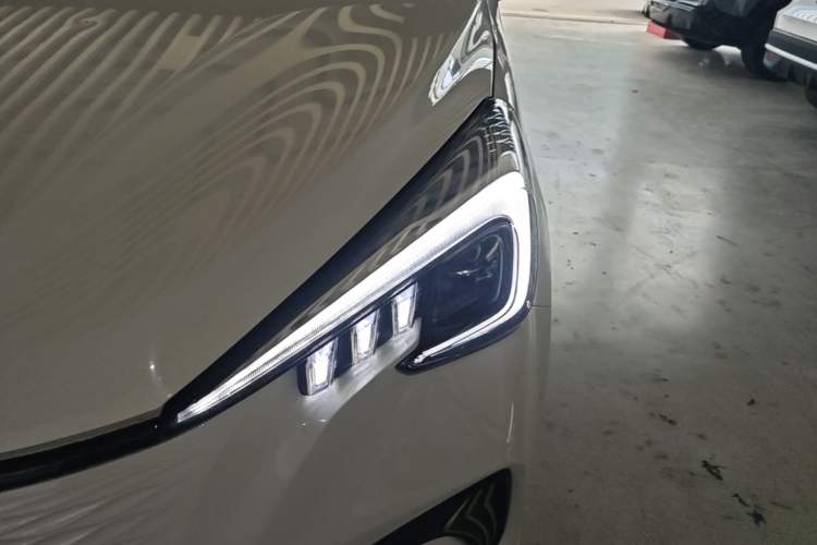 Used CHANGAN Benni E-Star 2022 Charming Edition Colorful Model Lithium Iron Phosphate Left Front Headlight