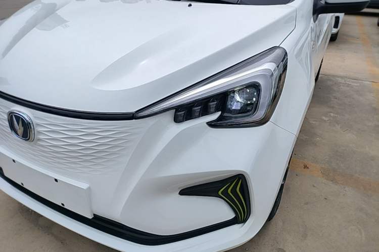 Used CHANGAN Benni E-Star 2022 Qingxin Edition Colorful Model Lithium Iron Phosphate Left Front Headlight