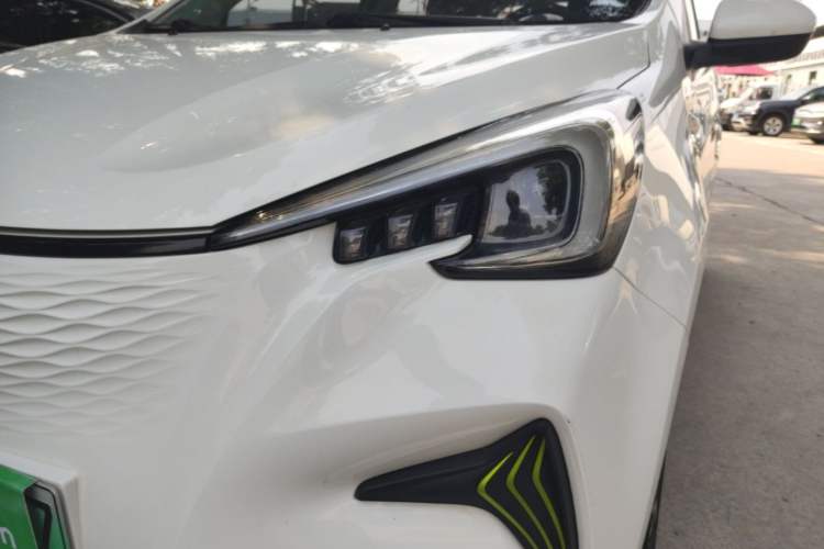 Used CHANGAN Benni E-Star 2022 Qingxin Edition Colorful Model Lithium Iron Phosphate Left Front Headlight