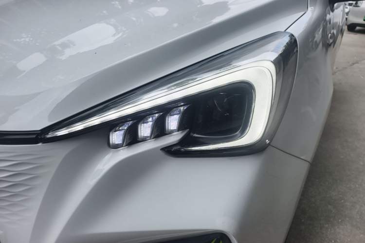 Used CHANGAN Benni E-Star 2022 Charming Edition Colorful Model Lithium Iron Phosphate Left Front Headlight