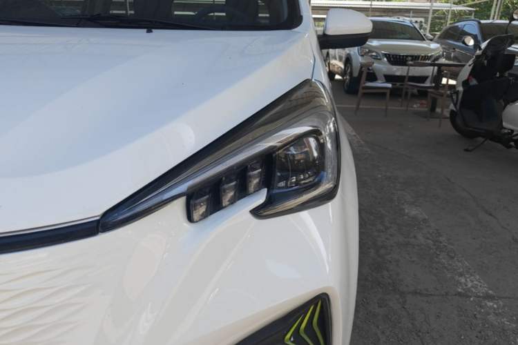 Used CHANGAN Benni E-Star 2022 Qingxin Edition Colorful Model Lithium-NMC Left Front Headlight