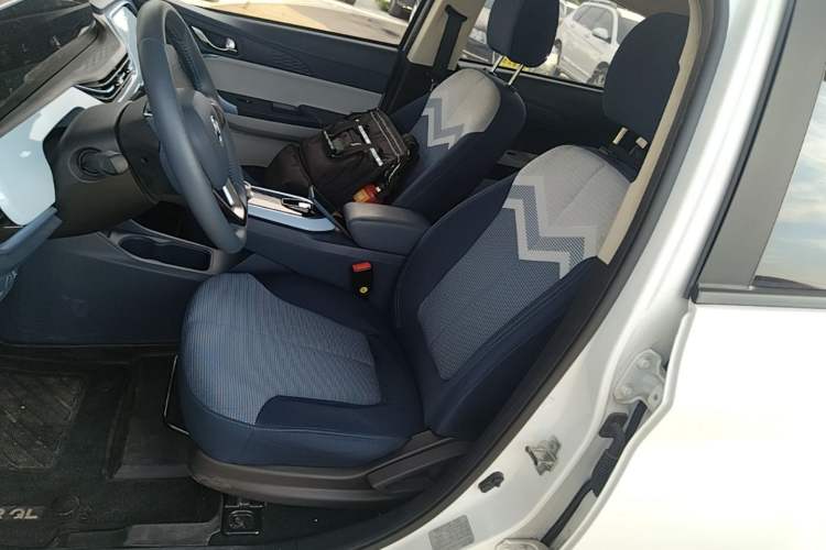 Used CHANGAN Benni E-Star 2022 Qingxin Edition Colorful Model Lithium Iron Phosphate Left Front Seat