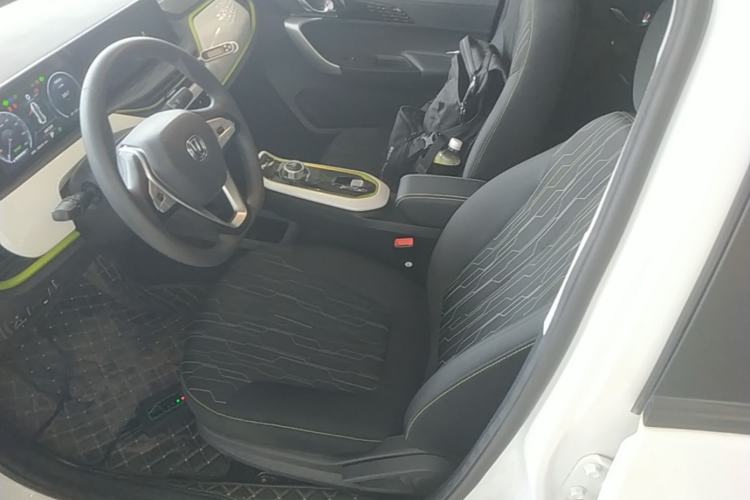Used CHANGAN Benni E-Star 2022 Charming Edition Colorful Model Lithium-Ion Battery Left Front Seat