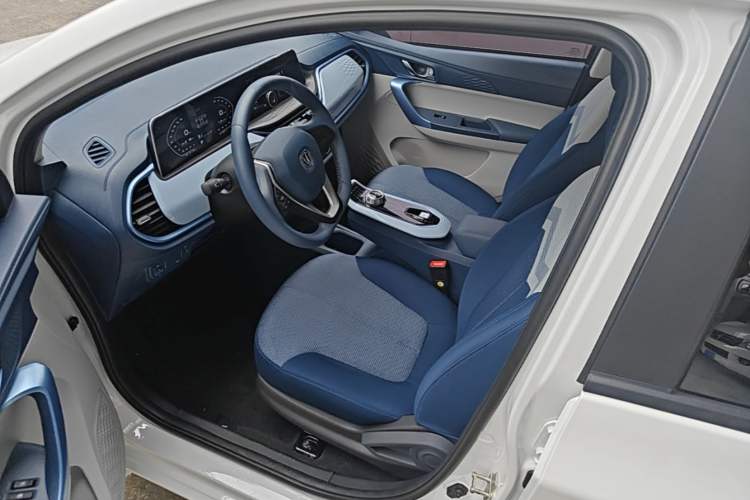 Used CHANGAN Benni E-Star 2022 Qingxin Edition Colorful Model Lithium-NMC Left Front Seat