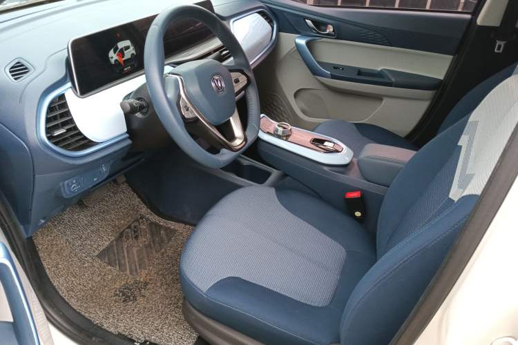 Used CHANGAN Benni E-Star 2022 Charming Edition Colorful Model Lithium Iron Phosphate Left Front Seat