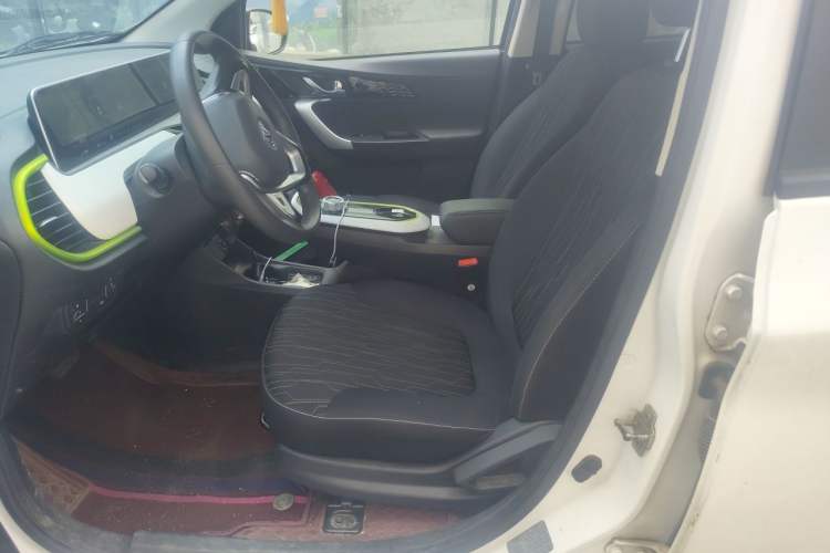 Used CHANGAN Benni E-Star 2022 Charming Edition Colorful Model Lithium-Ion Battery Left Front Seat