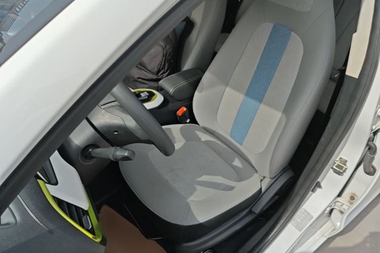 Used CHANGAN Benni E-Star 2022 Charming Edition Colorful Model Lithium-Ion Battery Left Front Seat