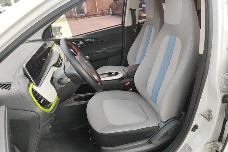 Used CHANGAN Benni E-Star 2022 Qingxin Edition Colorful Model Lithium Iron Phosphate Left Front Seat
