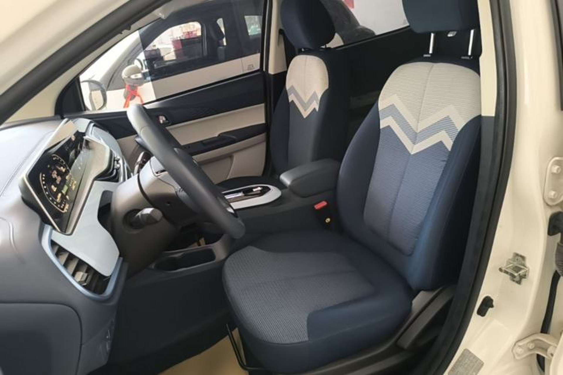 Used CHANGAN Benni E-Star 2022 Qingxin Edition Colorful Model Lithium Iron Phosphate Left Front Seat
