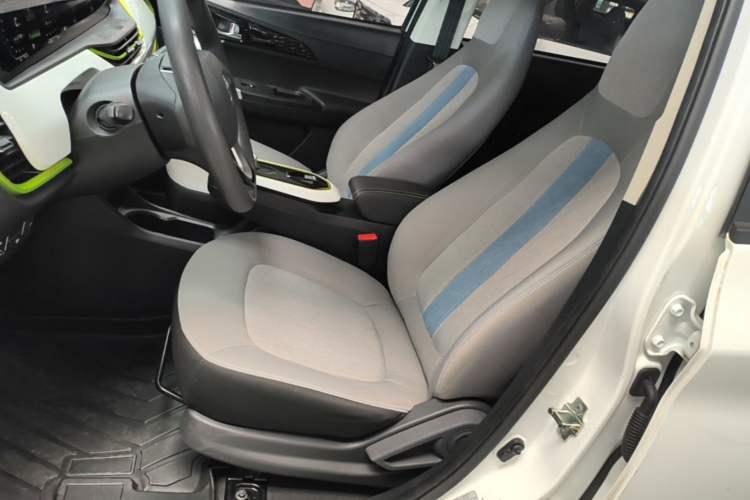 Used CHANGAN Benni E-Star 2022 Qingxin Edition Colorful Model Lithium Iron Phosphate Left Front Seat