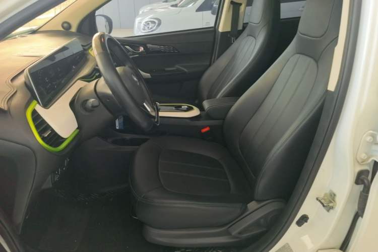 Used CHANGAN Benni E-Star 2022 Qingxin Edition Colorful Model Lithium Iron Phosphate Left Front Seat