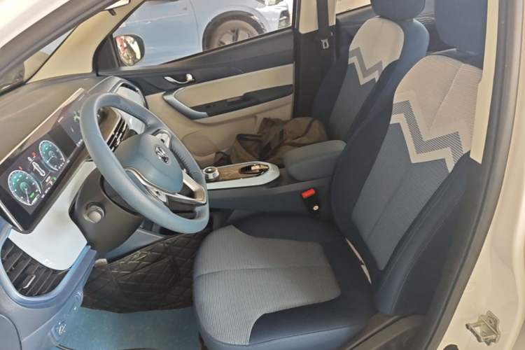 Used CHANGAN Benni E-Star 2022 Charming Edition Colorful Model Lithium Iron Phosphate Left Front Seat