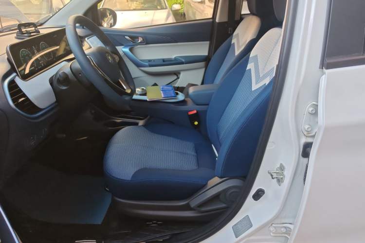 Used CHANGAN Benni E-Star 2022 Charming Edition Colorful Model Lithium Iron Phosphate Left Front Seat