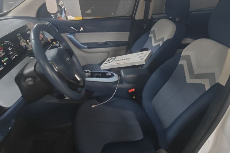 Used CHANGAN Benni E-Star 2022 Charming Edition Colorful Model Lithium-Ion Battery Left Front Seat