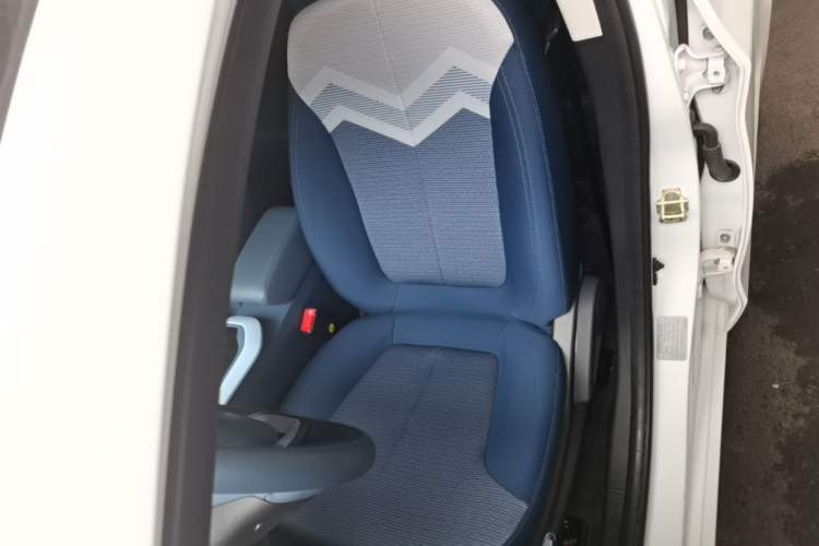 Used CHANGAN Benni E-Star 2022 Qingxin Edition Colorful Model Lithium-NMC Left Front Seat