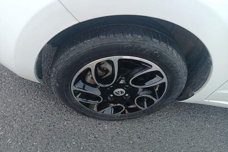 Used CHANGAN Benni E-Star 2022 Qingxin Edition Colorful Model Lithium Iron Phosphate Left Front Wheel Hub