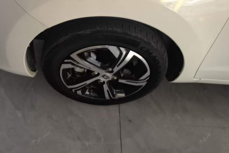 Used CHANGAN Benni E-Star 2022 Qingxin Edition Colorful Model Lithium-NMC Left Front Wheel Hub