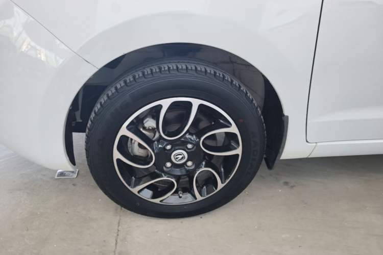 Used CHANGAN Benni E-Star 2022 Qingxin Edition Colorful Model Lithium-NMC Left Front Wheel Hub