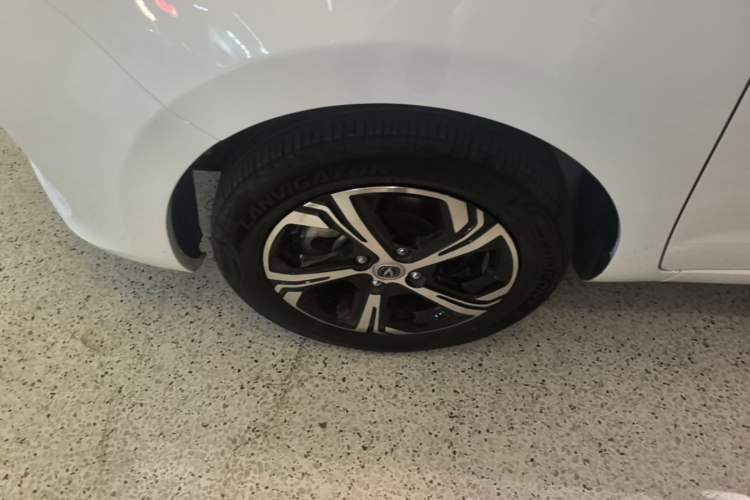 Used CHANGAN Benni E-Star 2022 National Edition Colorful Limited Edition (Fast-Charging Version) Lithium Iron Phosphate Left Front Wheel Hub