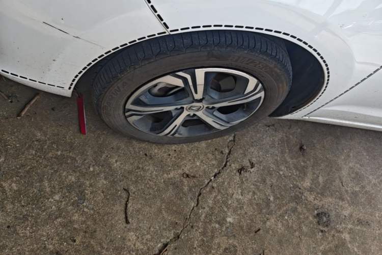 Used CHANGAN Benni E-Star 2022 Qingxin Edition Colorful Model Lithium Iron Phosphate Left Front Wheel Hub