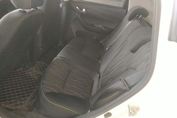 Used CHANGAN Benni E-Star 2022 Charming Edition Colorful Model Lithium-Ion Battery Left Rear Seat