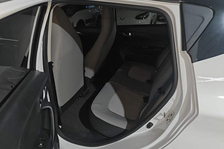 Used CHANGAN Benni E-Star 2022 Charming Edition Colorful Model Lithium Iron Phosphate Left Rear Seat