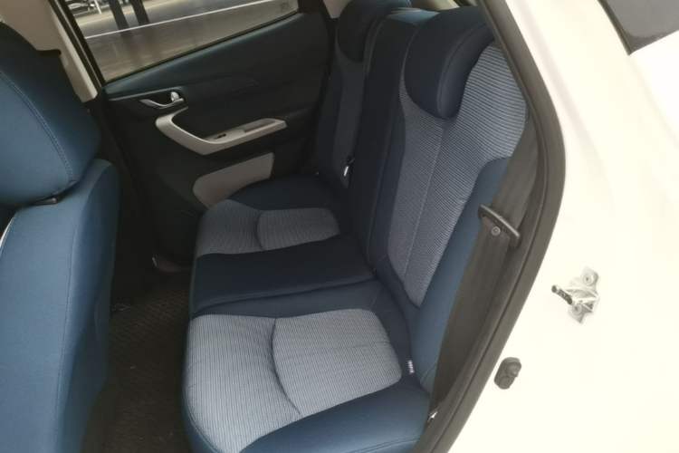 Used CHANGAN Benni E-Star 2022 Charming Edition Colorful Model Lithium Iron Phosphate Left Rear Seat