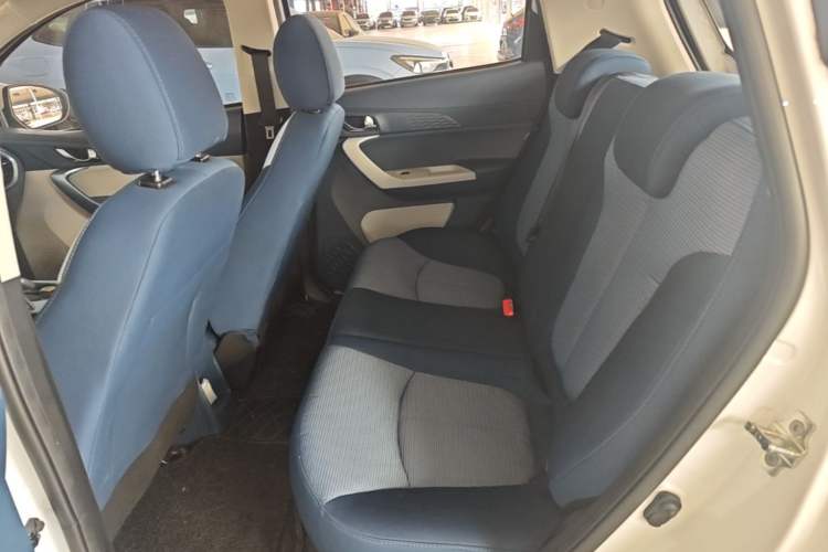 Used CHANGAN Benni E-Star 2022 Charming Edition Colorful Model Lithium Iron Phosphate Left Rear Seat