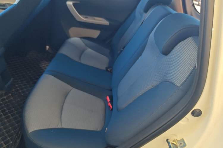 Used CHANGAN Benni E-Star 2022 Charming Edition Colorful Model Lithium Iron Phosphate Left Rear Seat