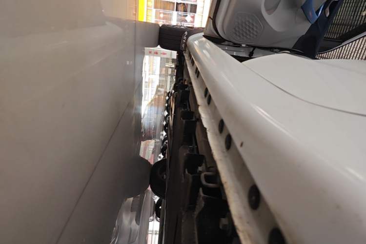 Used CHANGAN Benni E-Star 2022 Qingxin Edition Colorful Model Lithium-NMC Left Side Sill