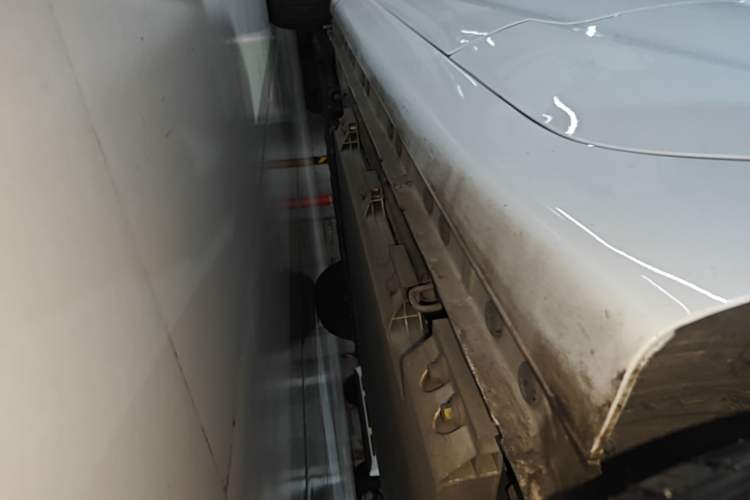 Used CHANGAN Benni E-Star 2022 Charming Edition Colorful Model Lithium Iron Phosphate Left Side Sill
