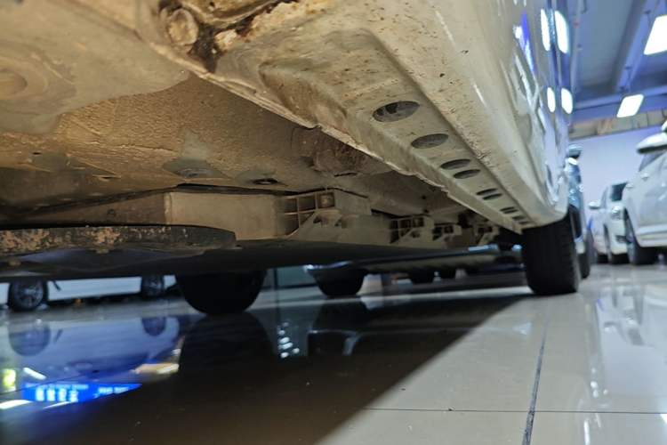 Used CHANGAN Benni E-Star 2022 Charming Edition Colorful Model Lithium Iron Phosphate Left Side Sill