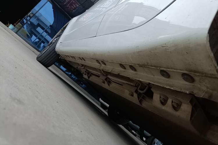 Used CHANGAN Benni E-Star 2022 Qingxin Edition Colorful Model Lithium Iron Phosphate Left Side Sill