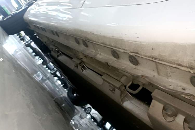 Used CHANGAN Benni E-Star 2022 Qingxin Edition Colorful Model Lithium Iron Phosphate Left Side Sill