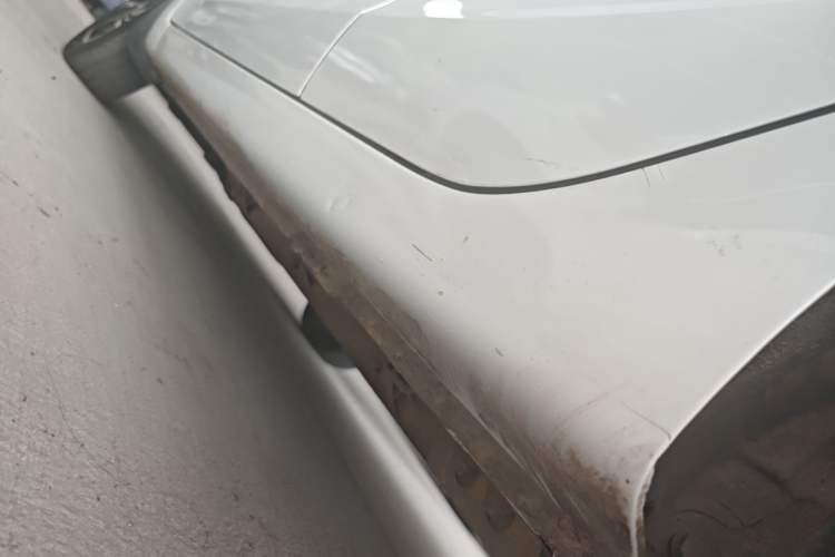 Used CHANGAN Benni E-Star 2022 Qingxin Edition Colorful Model Lithium Iron Phosphate Left Side Sill