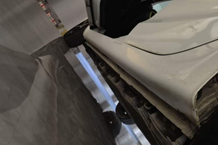 Used CHANGAN Benni E-Star 2022 Qingxin Edition Colorful Model Lithium-NMC Left Side Sill