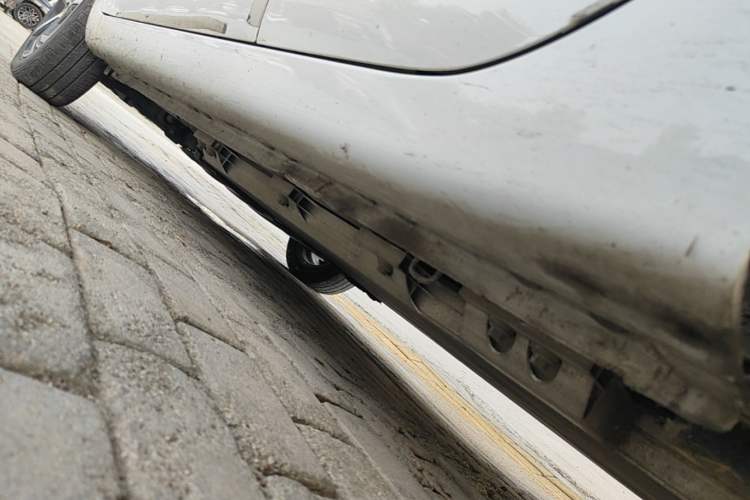 Used CHANGAN Benni E-Star 2022 Qingxin Edition Colorful Model Lithium Iron Phosphate Left Side Sill