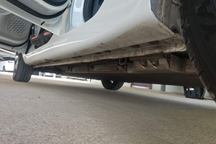 Used CHANGAN Benni E-Star 2022 Qingxin Edition Colorful Model Lithium Iron Phosphate Left Side Sill