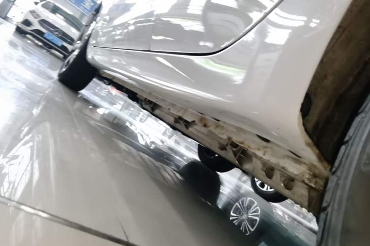 Used CHANGAN Benni E-Star 2022 Qingxin Edition Colorful Model Lithium Iron Phosphate Left Side Sill