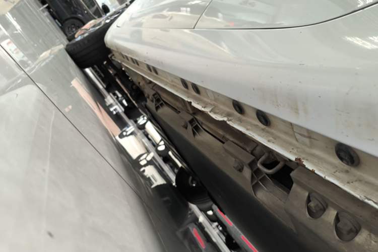 Used CHANGAN Benni E-Star 2022 Qingxin Edition Colorful Model Lithium Iron Phosphate Left Side Sill