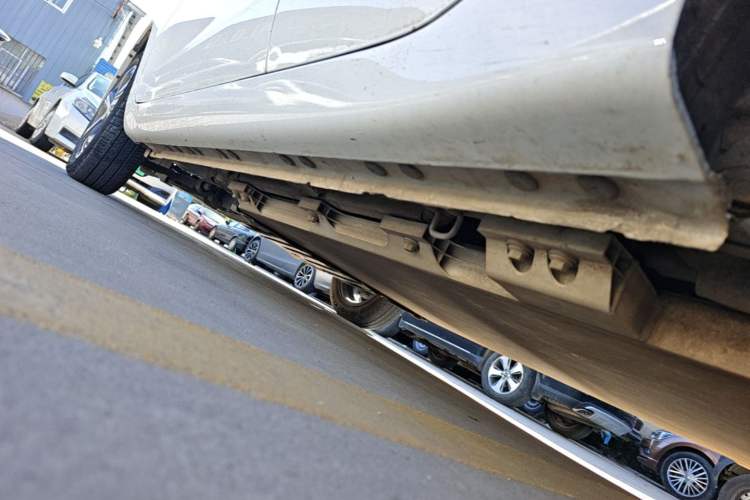 Used CHANGAN Benni E-Star 2022 Qingxin Edition Colorful Model Lithium Iron Phosphate Left Side Sill