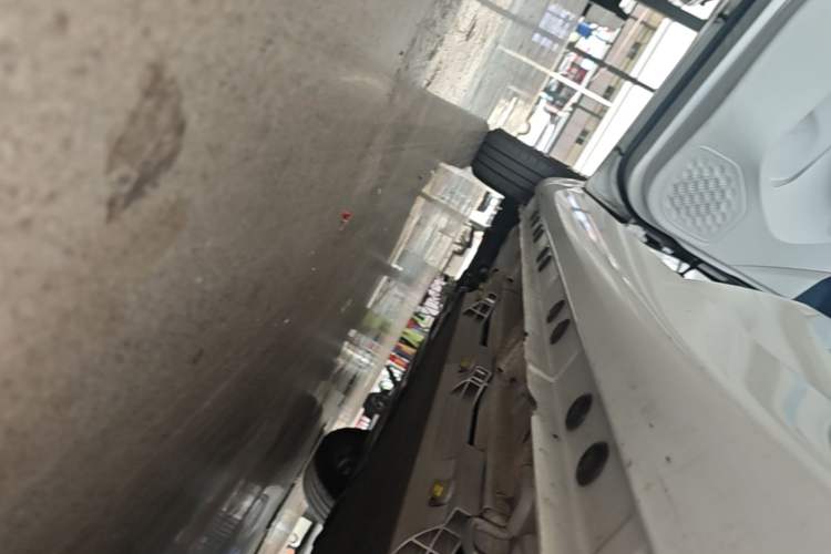 Used CHANGAN Benni E-Star 2022 Charming Edition Colorful Model Lithium Iron Phosphate Left Side Sill