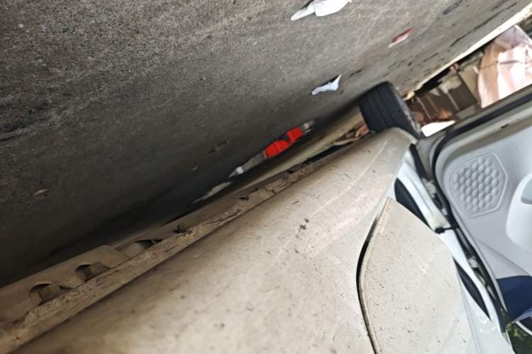 Used CHANGAN Benni E-Star 2022 Qingxin Edition Colorful Model Lithium Iron Phosphate Left Side Sill