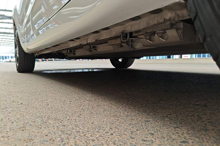 Used CHANGAN Benni E-Star 2022 Qingxin Edition Colorful Model Lithium Iron Phosphate Left Side Sill