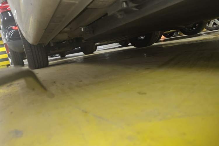 Used CHANGAN Benni E-Star 2022 Charming Edition Colorful Model Lithium-Ion Battery Left Side Sill